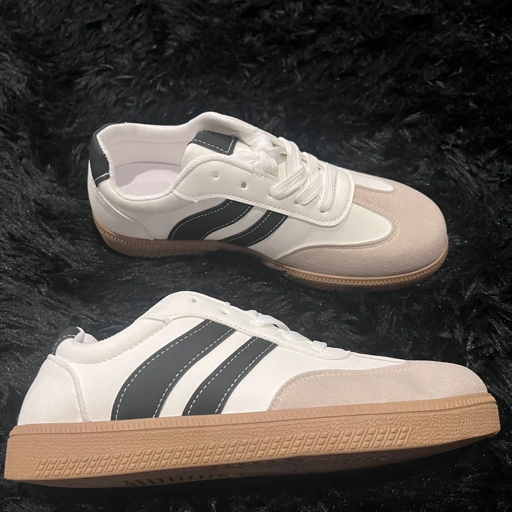 Women White and Black Sneakers - Picture 3 of 4